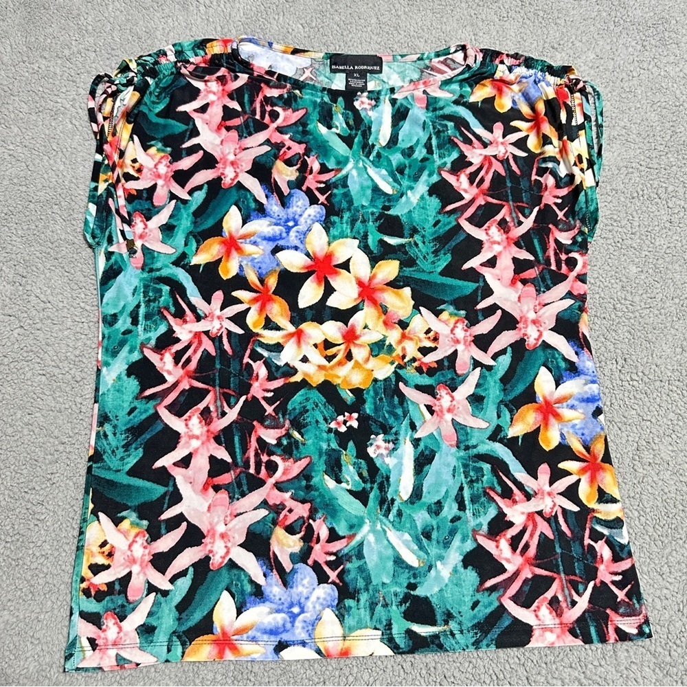 👉 Isabella Rodriguez XL Floral Top Black Tropical Scoop Neck Short Sleeve Top